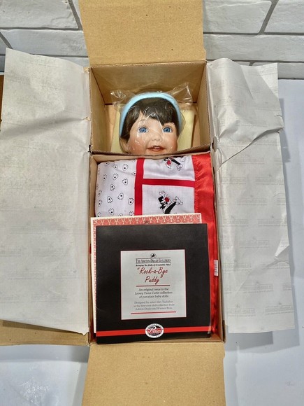 Ashton-Drake Rock-A-Bye Puddy Doll COA number 1272FB New Condition‎ - Picture 7 of 12